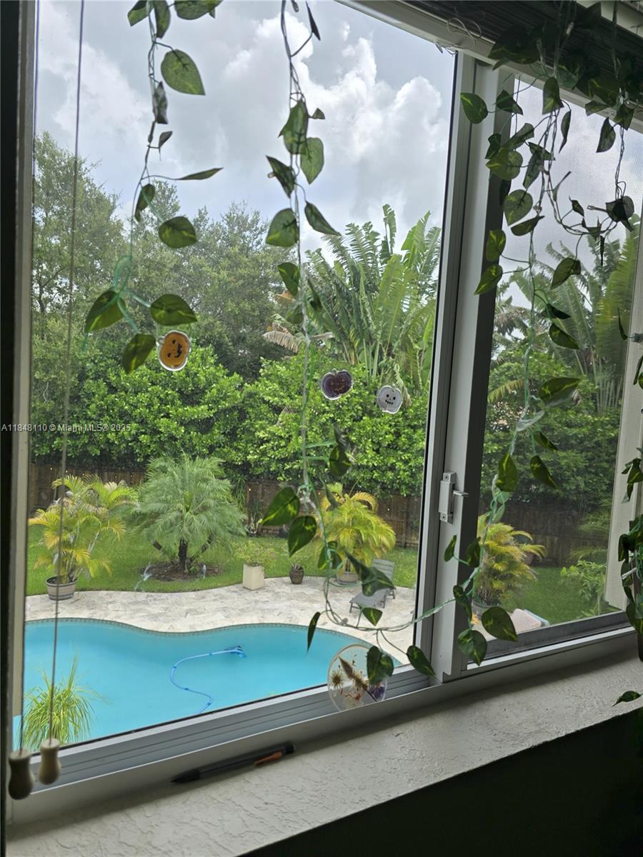 REDLAND REEF - Residential