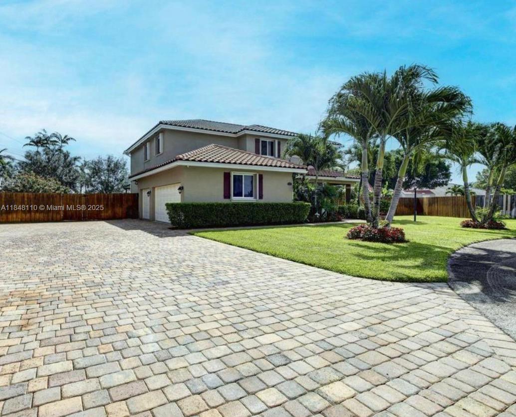 REDLAND REEF - Residential