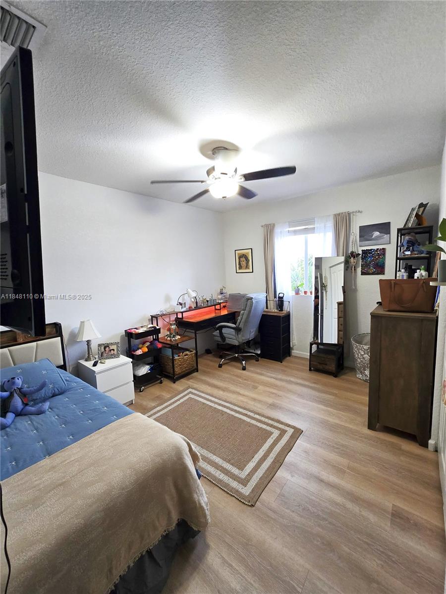 REDLAND REEF - Residential