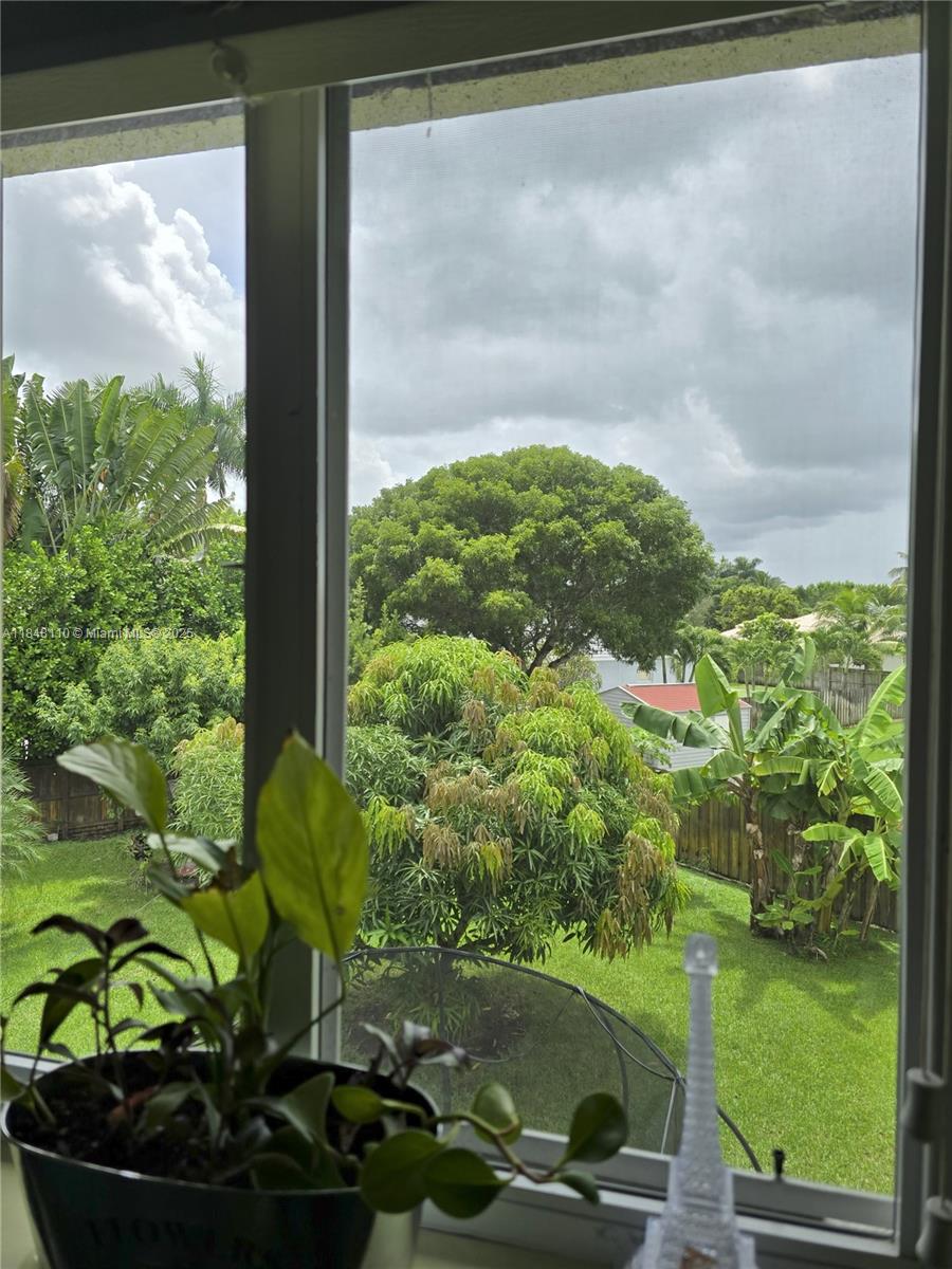 REDLAND REEF - Residential