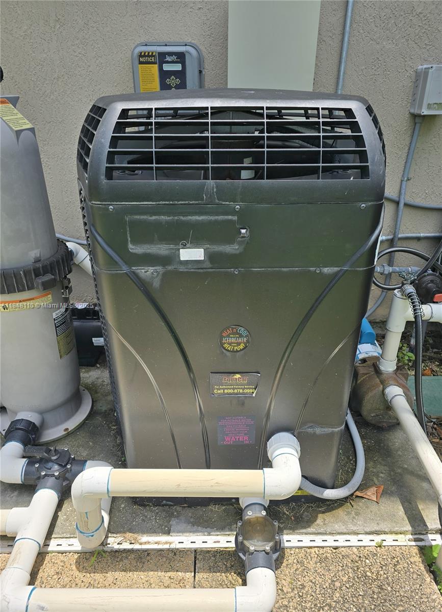 REDLAND REEF - Residential