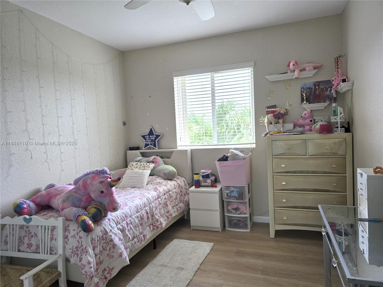 REDLAND REEF - Residential