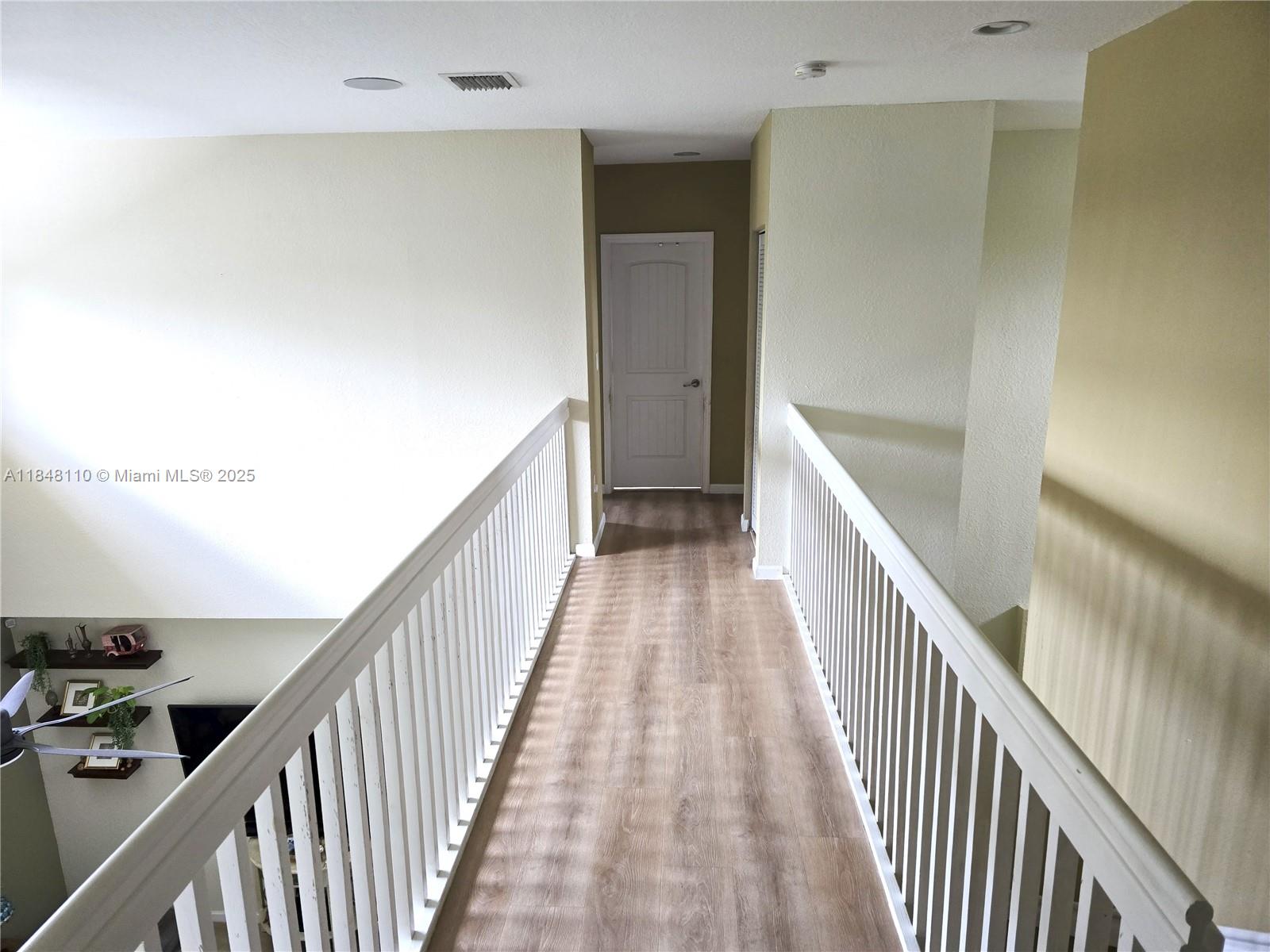 REDLAND REEF - Residential