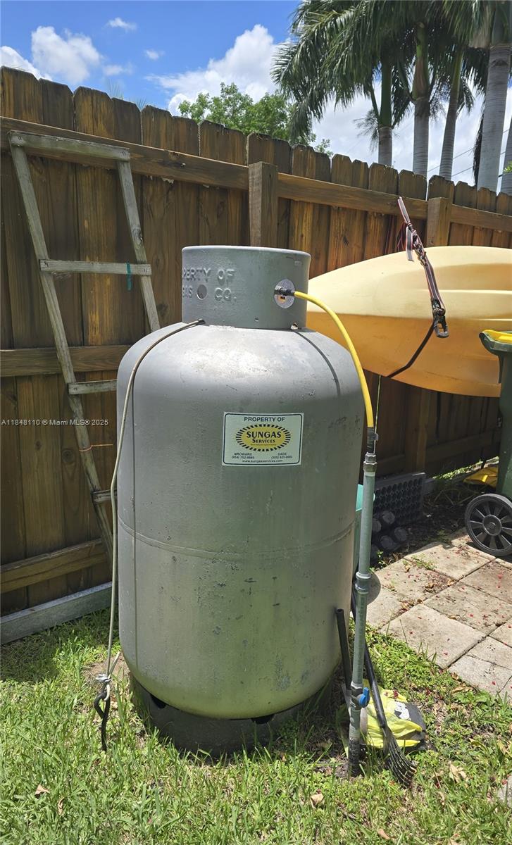 REDLAND REEF - Residential