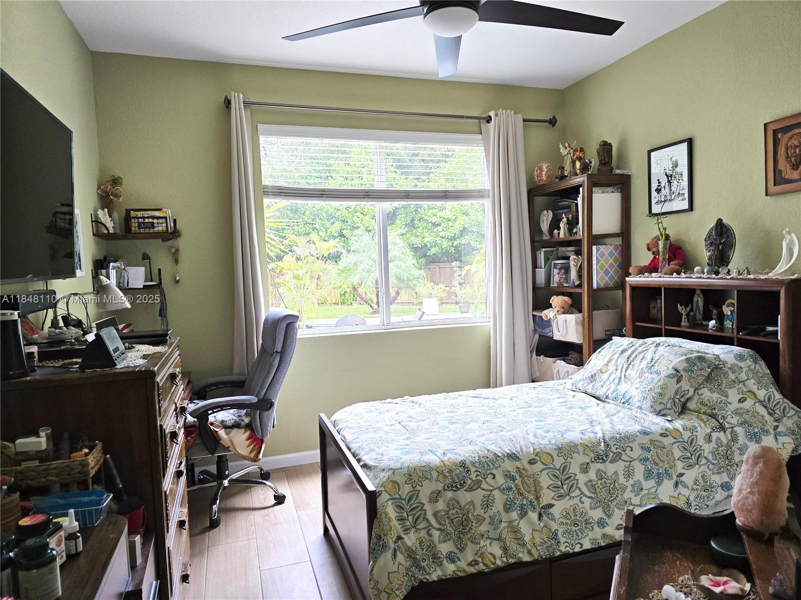 REDLAND REEF - Residential