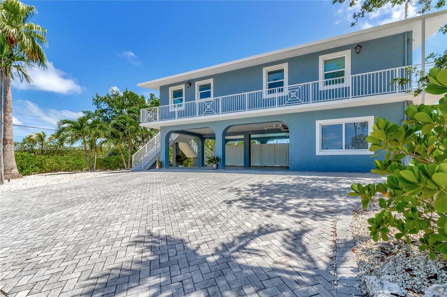 New Year, new price! Sunshine and Palm trees swaying in the ocean breeze, life is good at this waterfront property located in the highly coveted SAFETY HARBOR. This two story TOTALLY REMODELED turn key gem has three bedrooms two baths on the second level and a separate one bed one bath on the first floor that can be offered as a guest room for your visitors, the open concept lay out offers a recently updated custom design kitchen cabinetry and high end stainless steel appliances, New impact windows and doors, New seawall and 80ft dock, New 10k lb boat lift, One year old modern pool, Garden lights with an unmatched meticulously kept lush landscaping.
This FULLY FURNISHED home meets the most discerning demands of those who love to FISH, entertain & experience the best of Islamorada living.