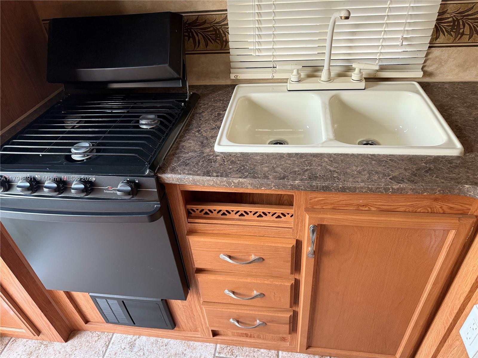 706 W 40th Pl Mobile