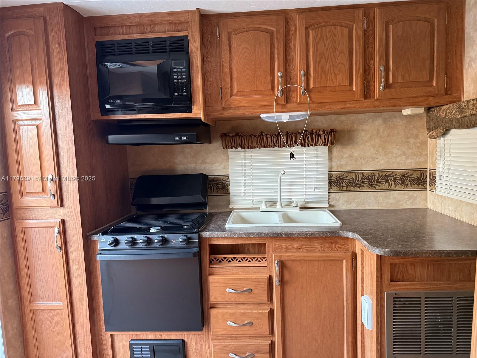 706 W 40th Pl Mobile
