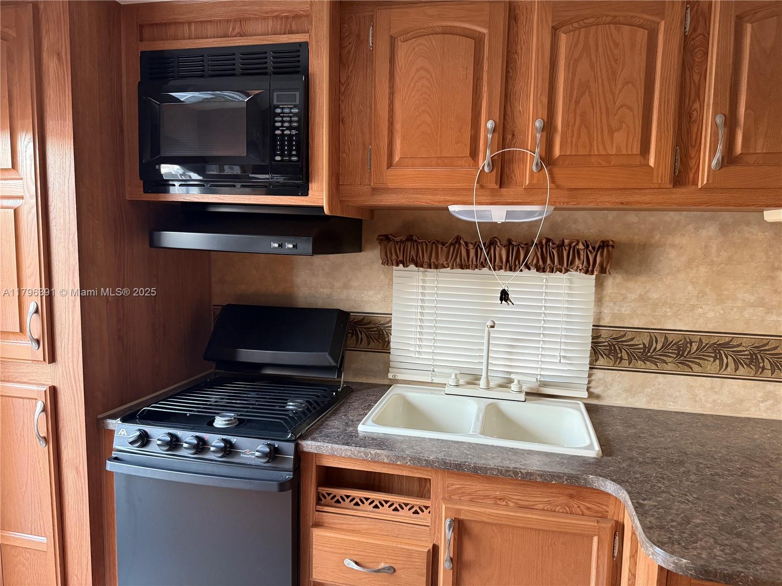 706 W 40th Pl Mobile