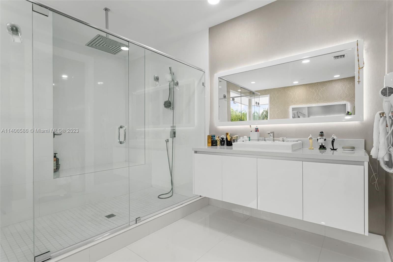 DORAL COMMONS RESIDENTIAL - Residential