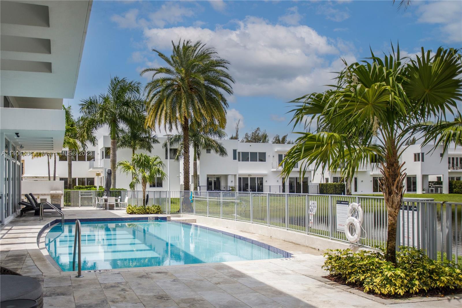 DORAL COMMONS RESIDENTIAL - Residential