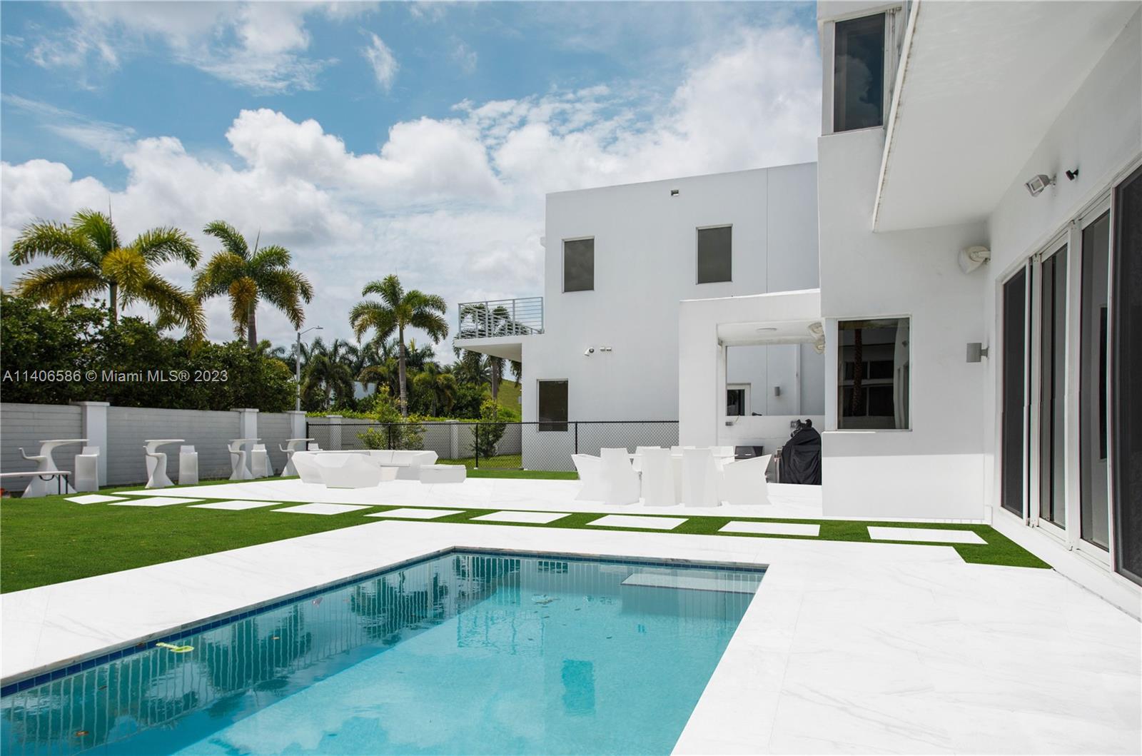 DORAL COMMONS RESIDENTIAL - Residential