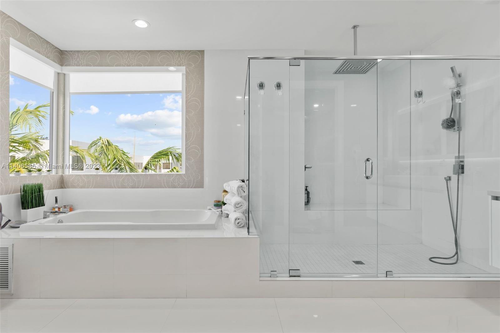 DORAL COMMONS RESIDENTIAL - Residential