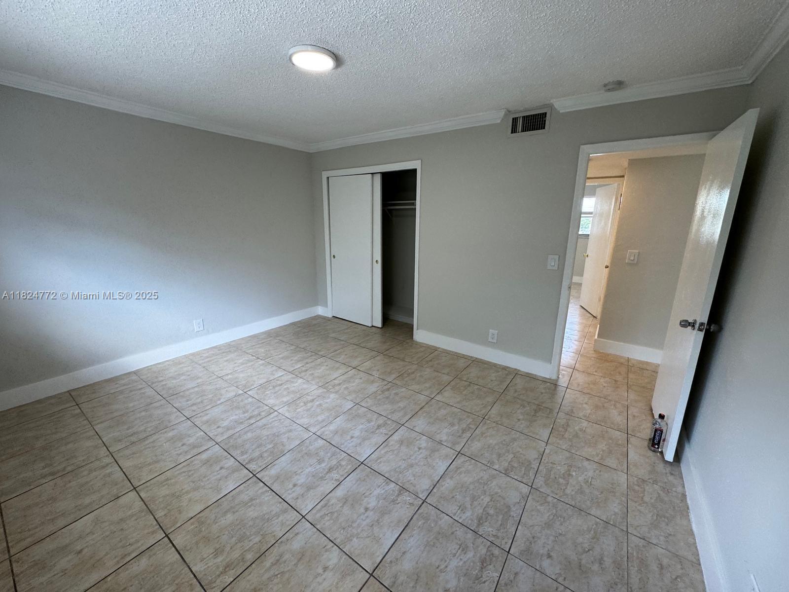 HOLLYWOOD HILLS - Residential Lease