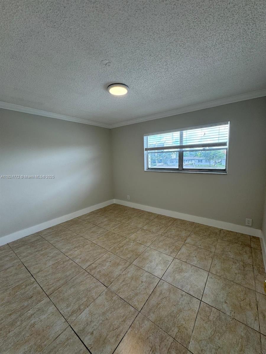 HOLLYWOOD HILLS - Residential Lease