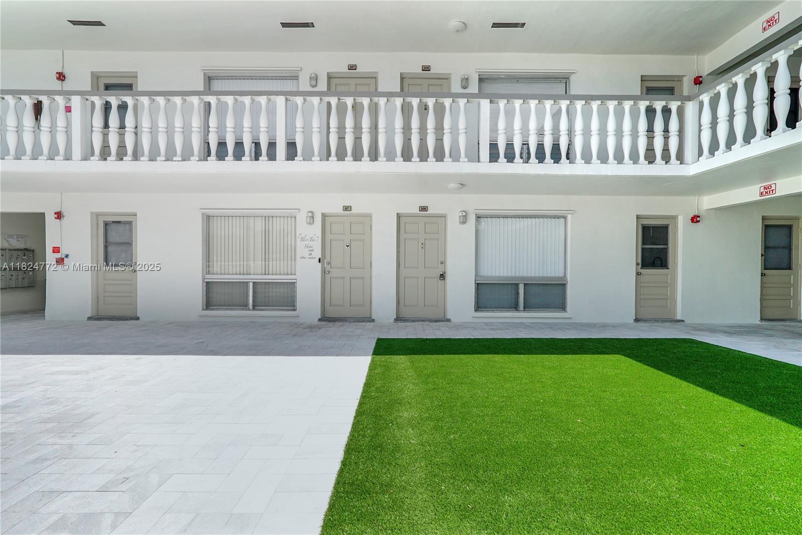 HOLLYWOOD HILLS - Residential Lease