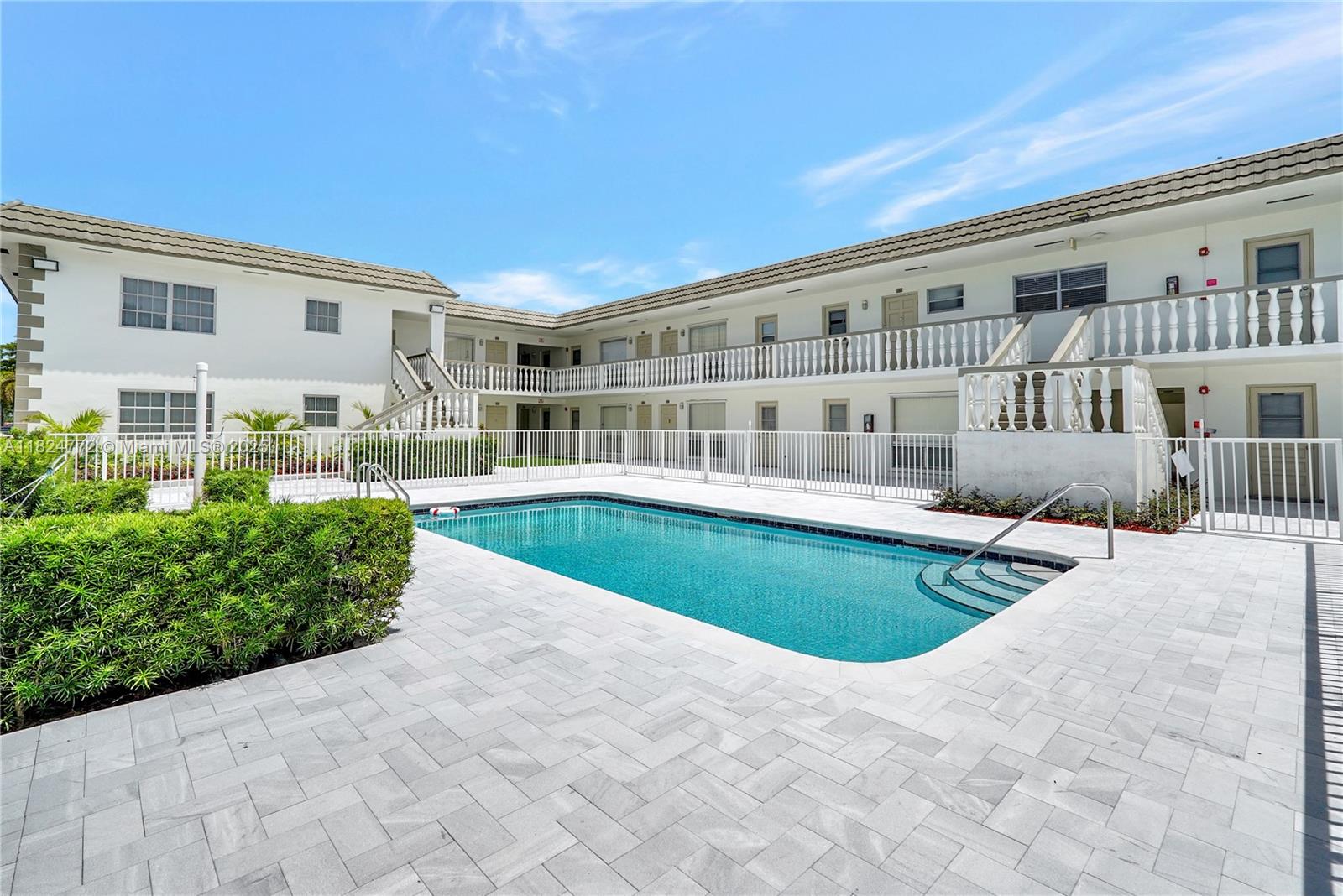 HOLLYWOOD HILLS - Residential Lease