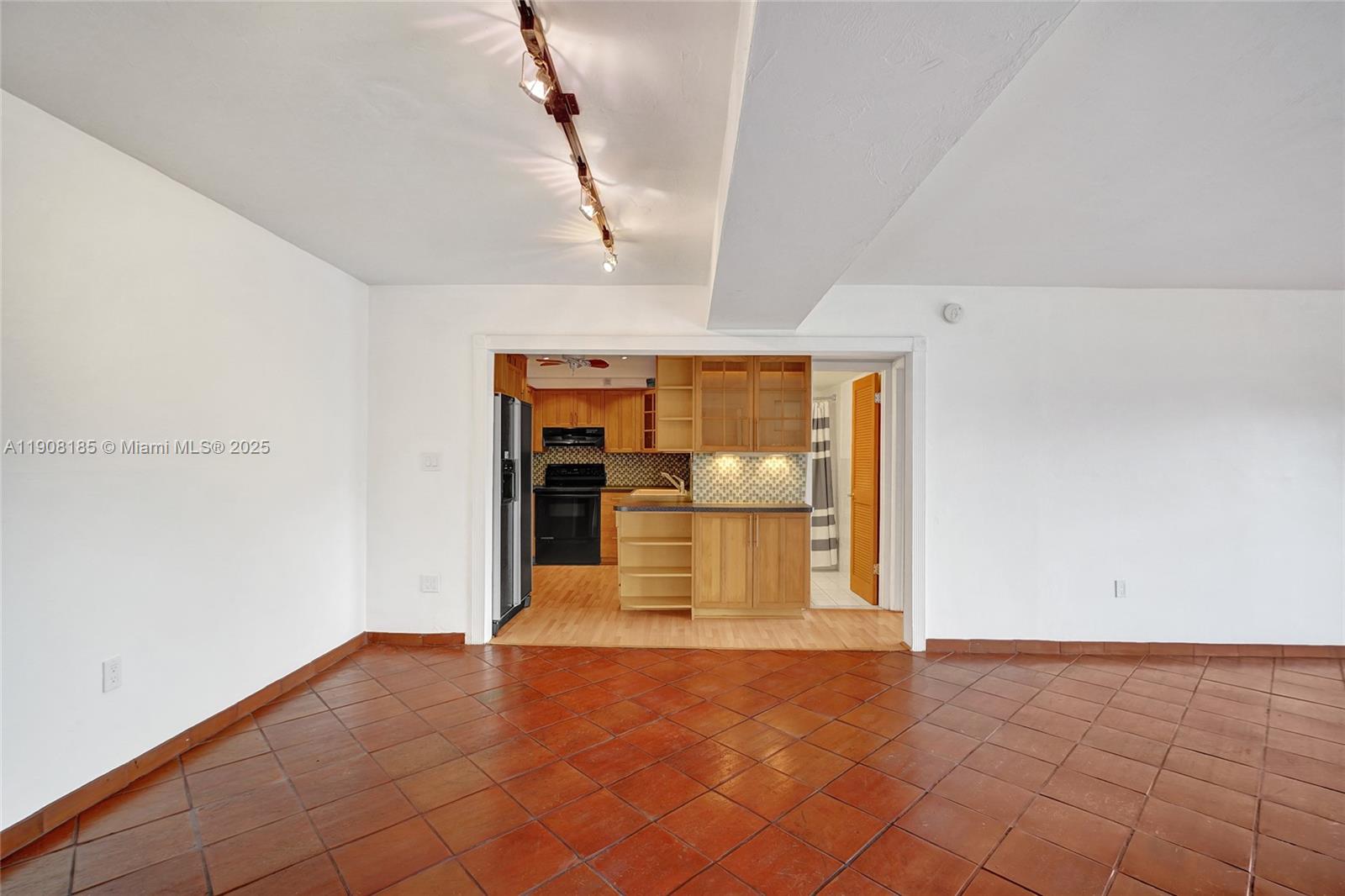 THE LEDGES CONDO - Residential