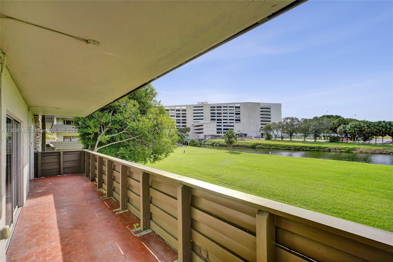 THE LEDGES CONDO - Residential