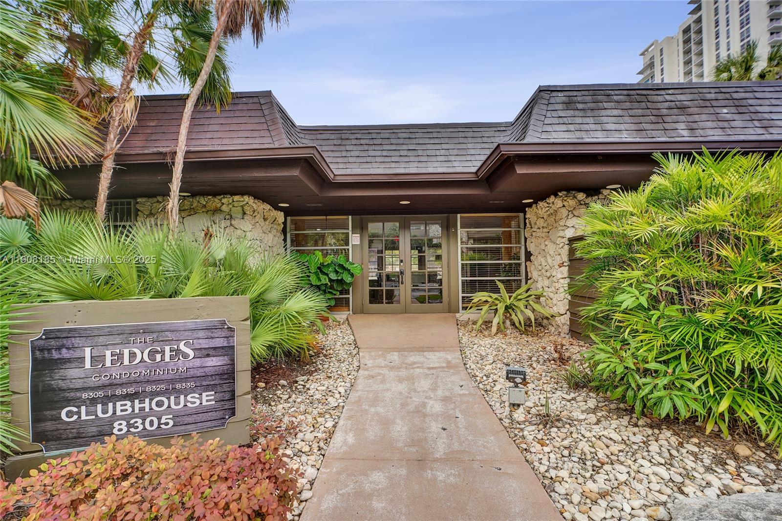 THE LEDGES CONDO - Residential