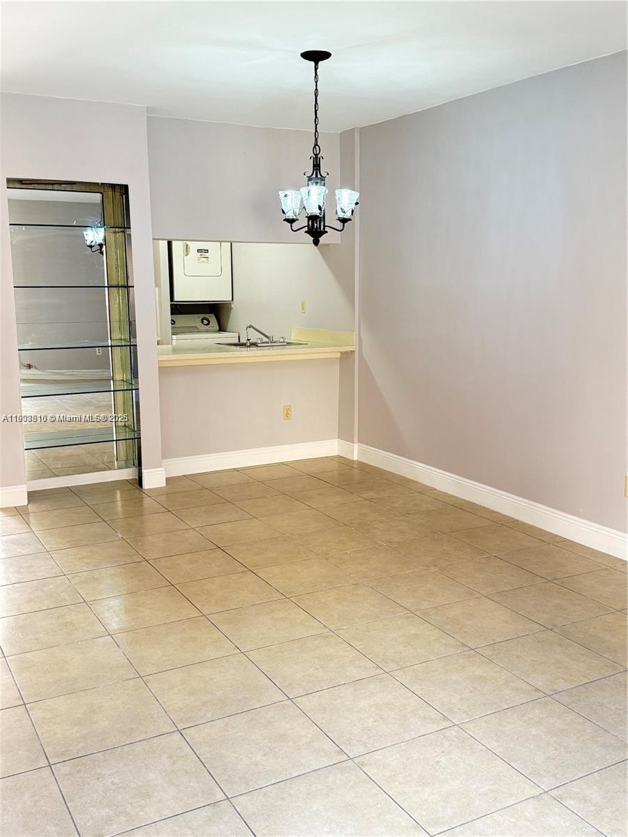 GOLDEN GATE CONDO PHASE I - Residential Lease