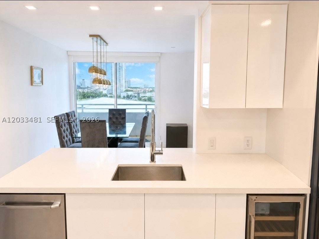 View photos, virtual tours, details... 18800 NE 29th Ave 718