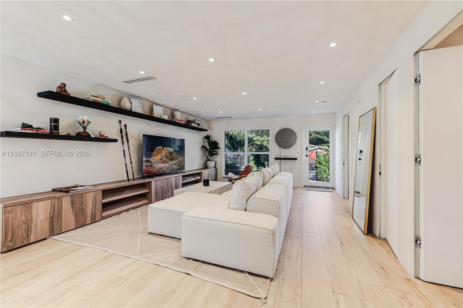 COLUMBIA PARK CORR PL - Residential