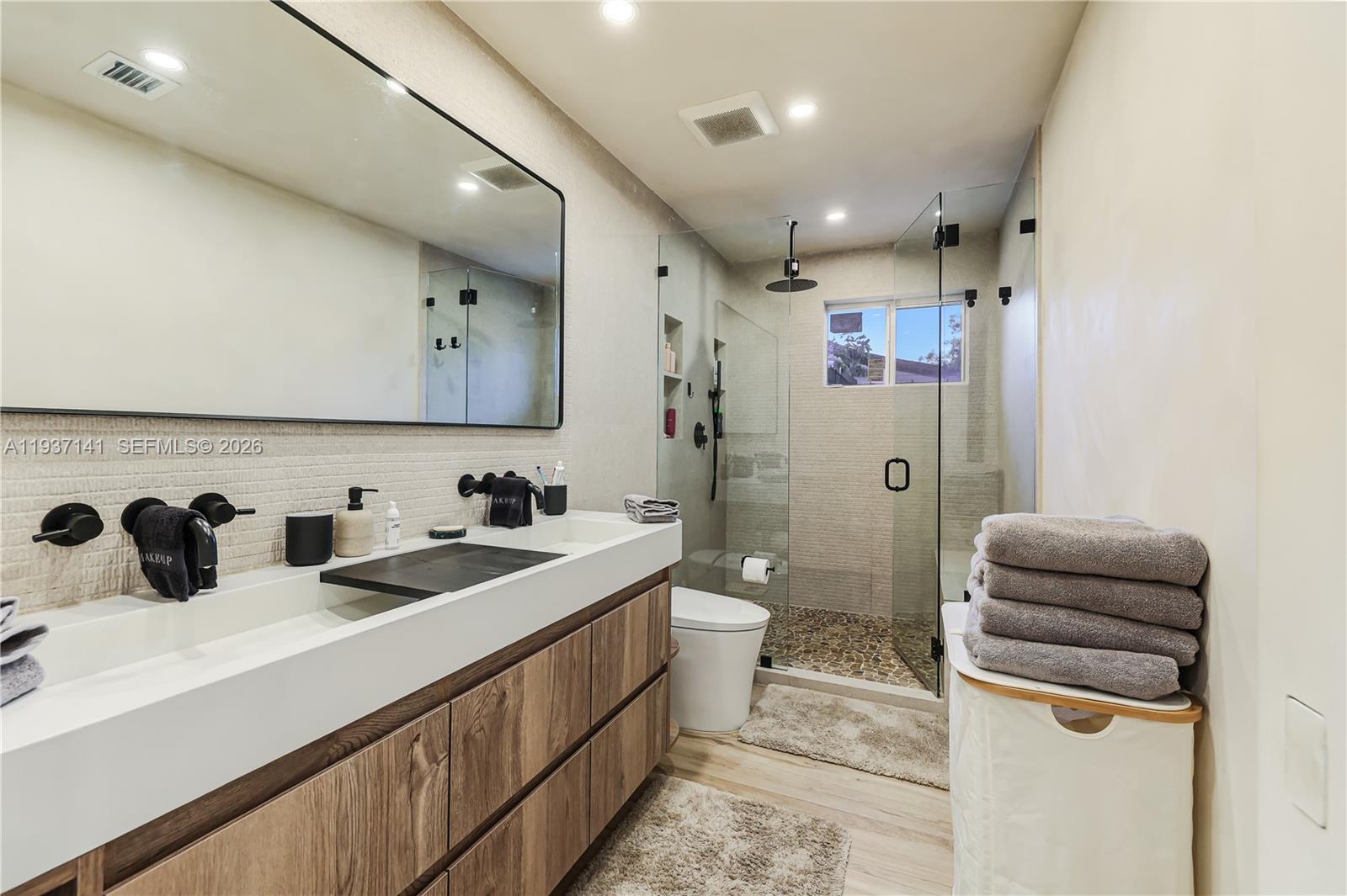 COLUMBIA PARK CORR PL - Residential