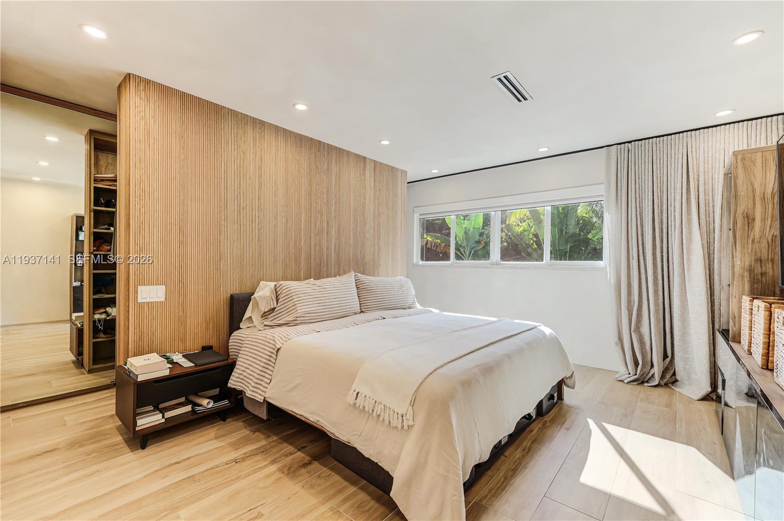 COLUMBIA PARK CORR PL - Residential