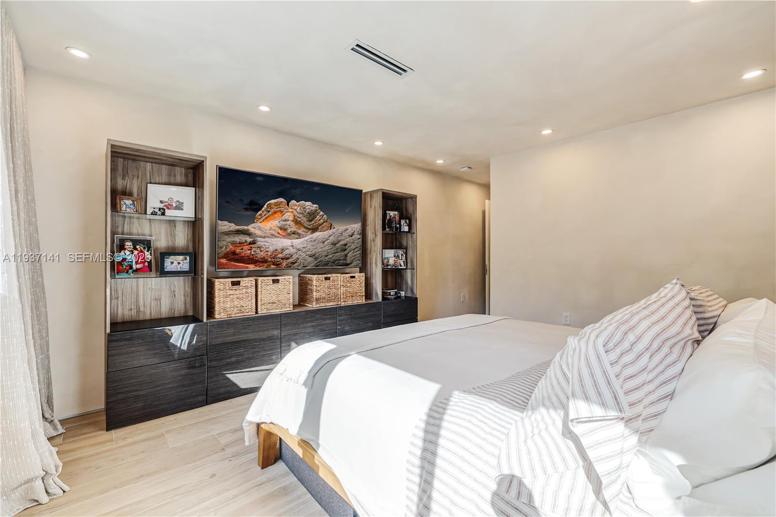 COLUMBIA PARK CORR PL - Residential