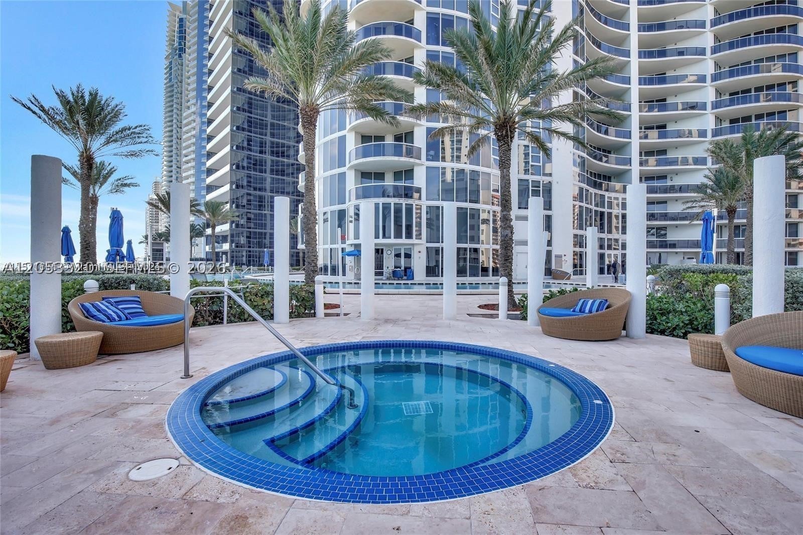 17201 Collins Ave 2502