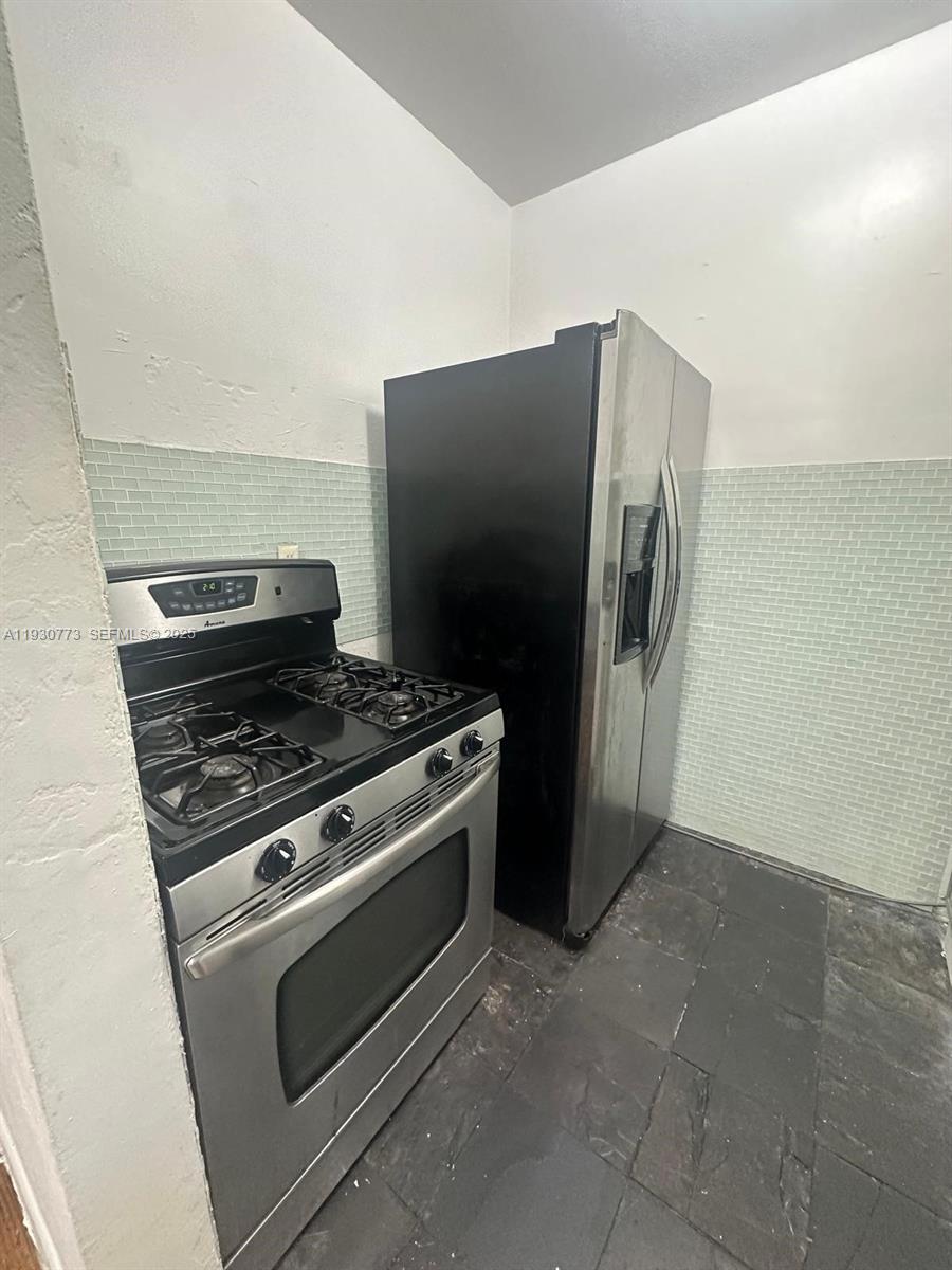 GREYNOLDS ARMS CO-OP APTS - Residential Lease