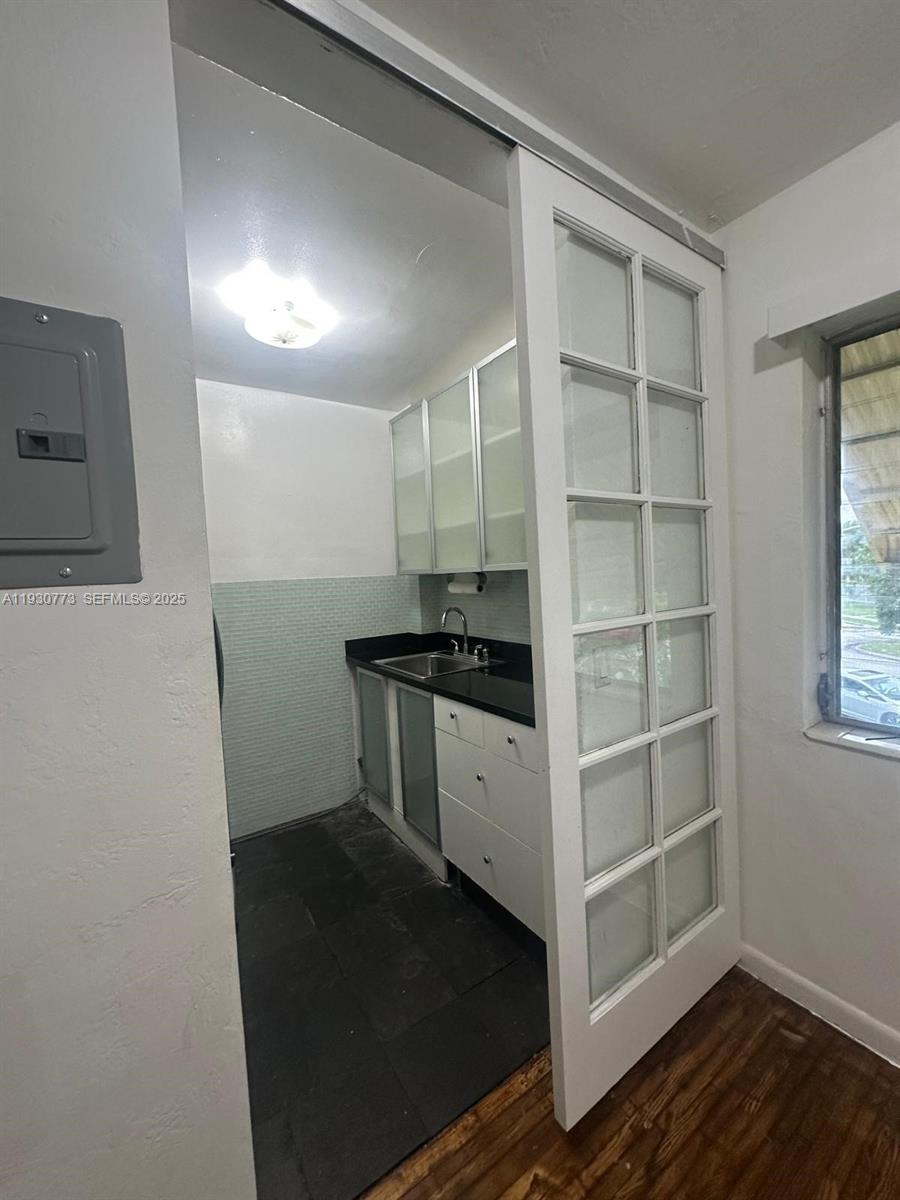 GREYNOLDS ARMS CO-OP APTS - Residential Lease