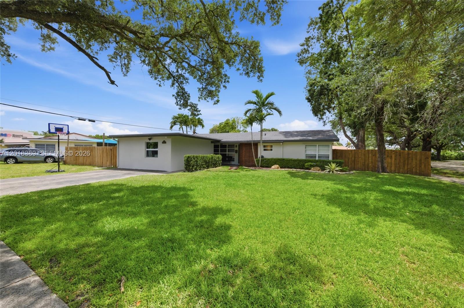 LAWN ACRES - Residential