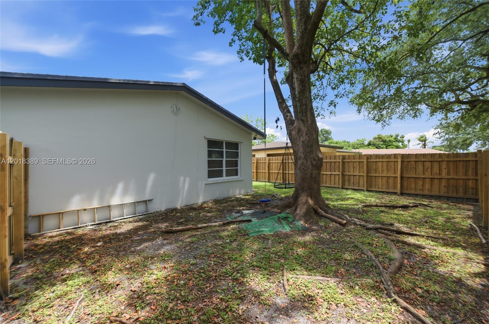 LAWN ACRES - Residential