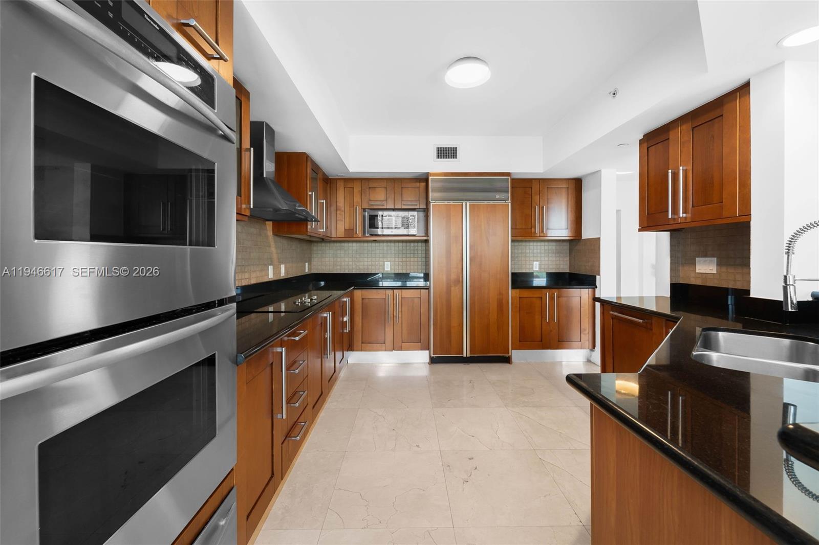 THE PENINSULA II CONDO - Residential