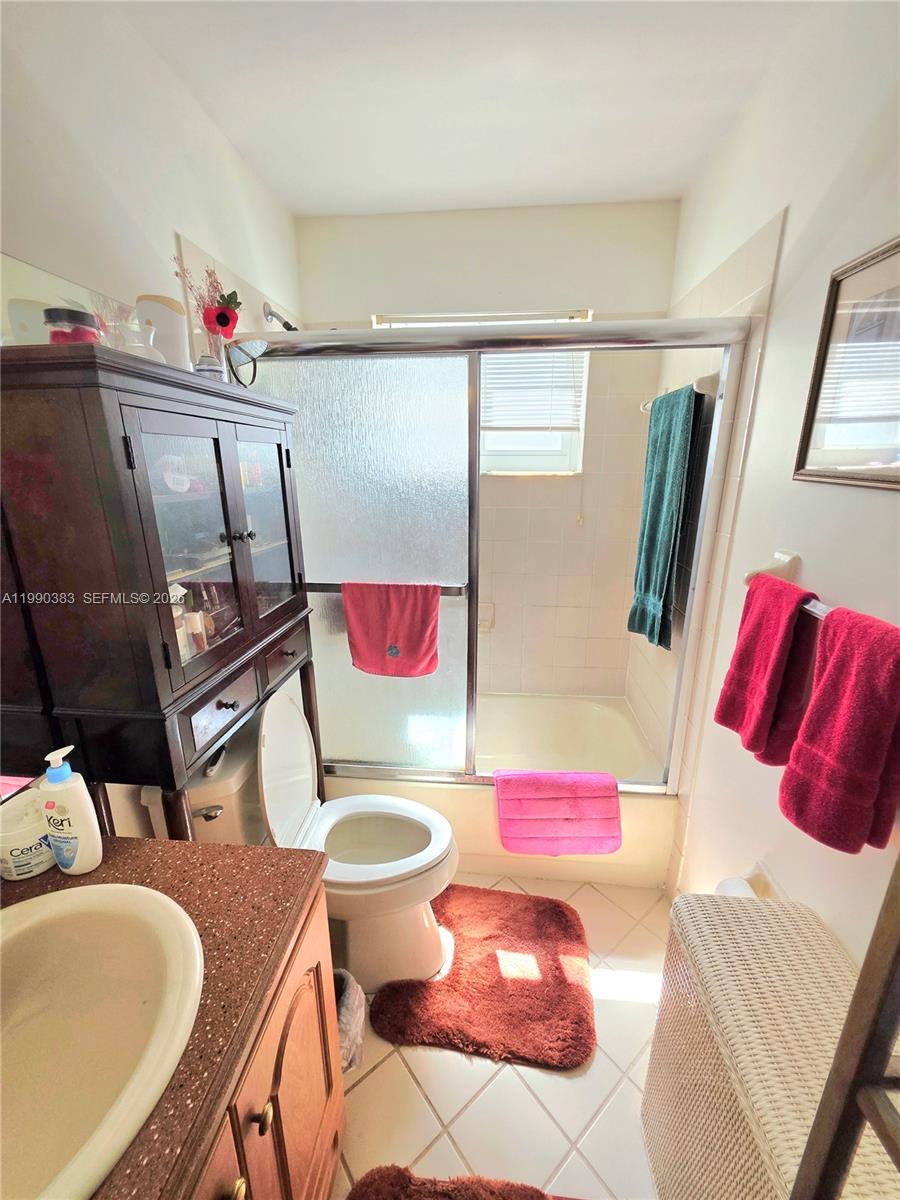 LESLIE PATIO HOMES SEC 4 - Residential