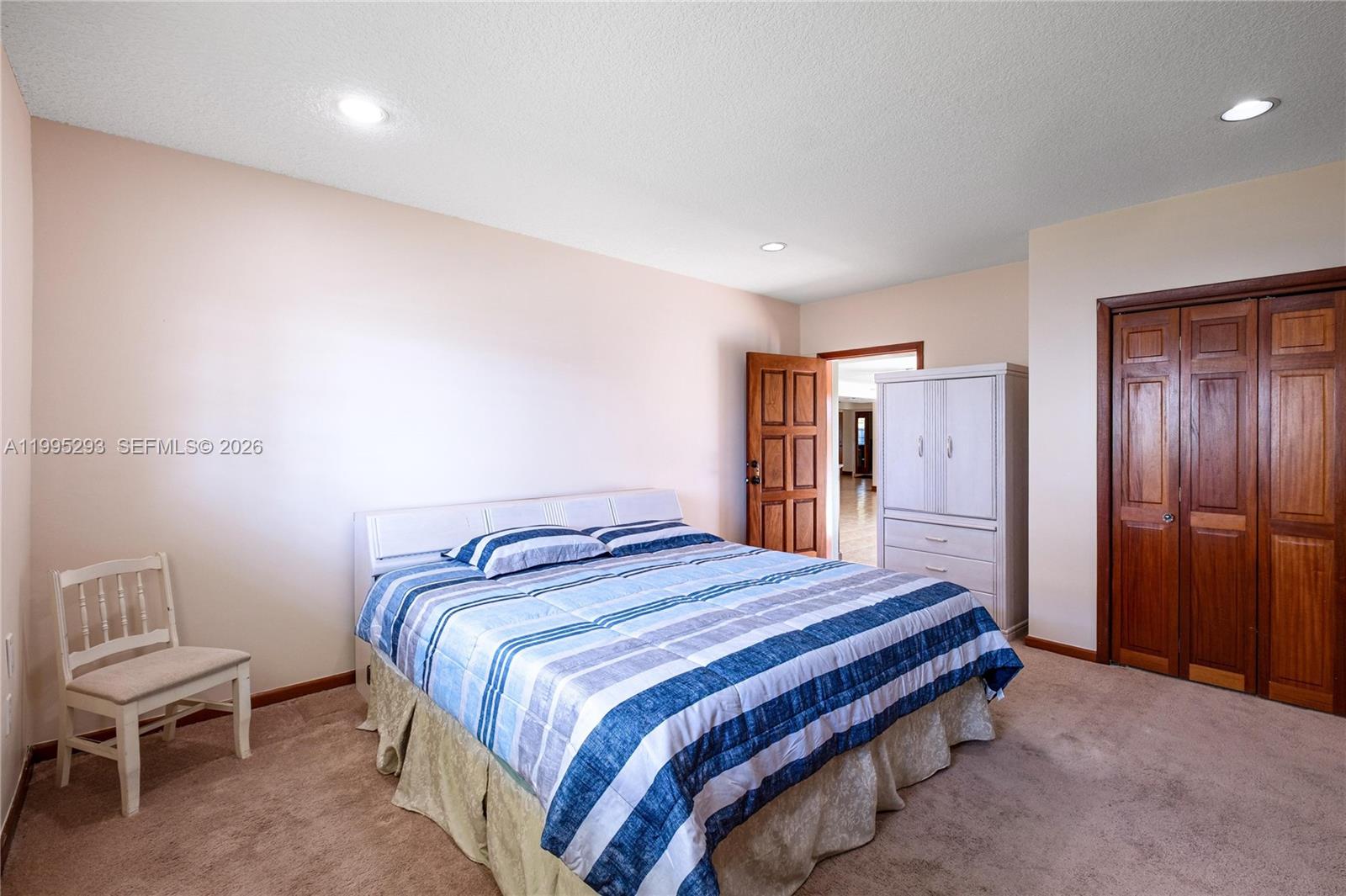 LAKESHORE SEC ONE - Residential