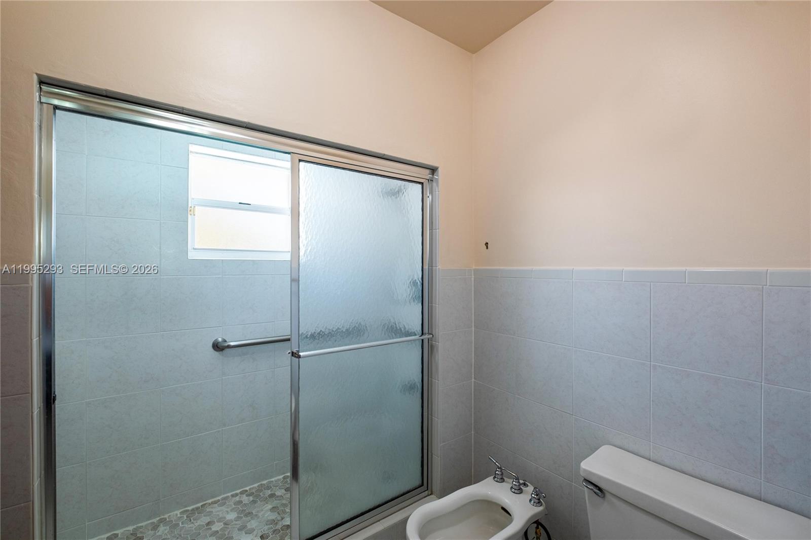 LAKESHORE SEC ONE - Residential