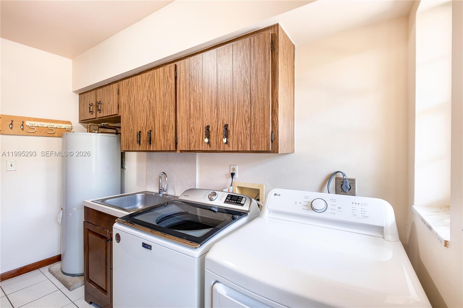 LAKESHORE SEC ONE - Residential