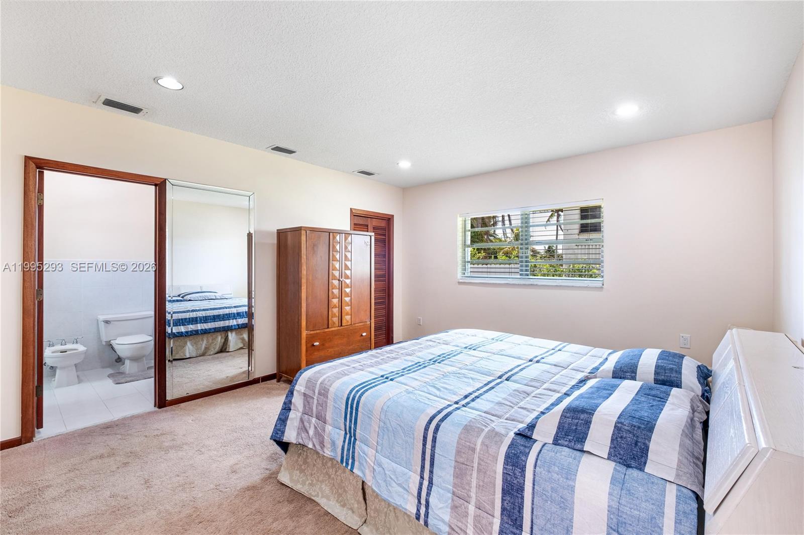 LAKESHORE SEC ONE - Residential