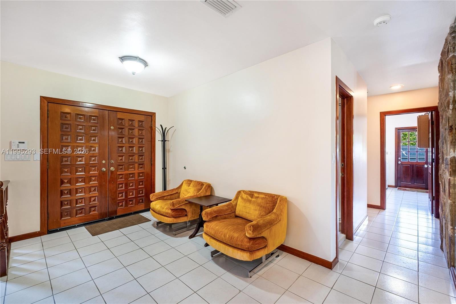 LAKESHORE SEC ONE - Residential