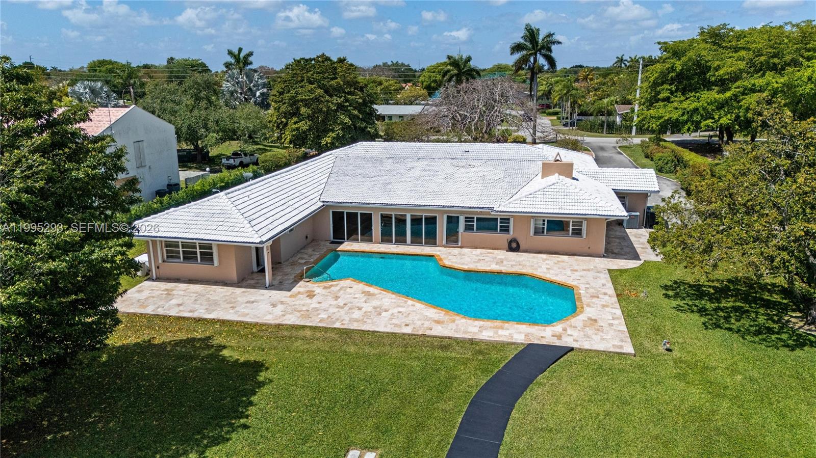 LAKESHORE SEC ONE - Residential