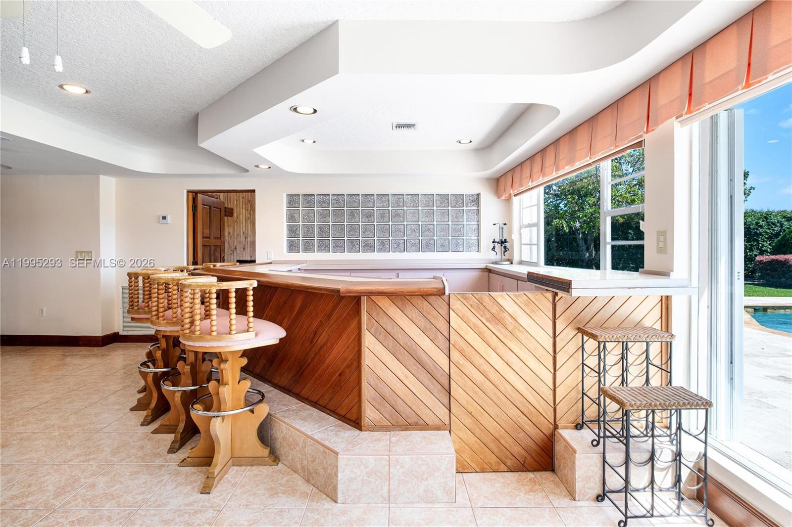 LAKESHORE SEC ONE - Residential