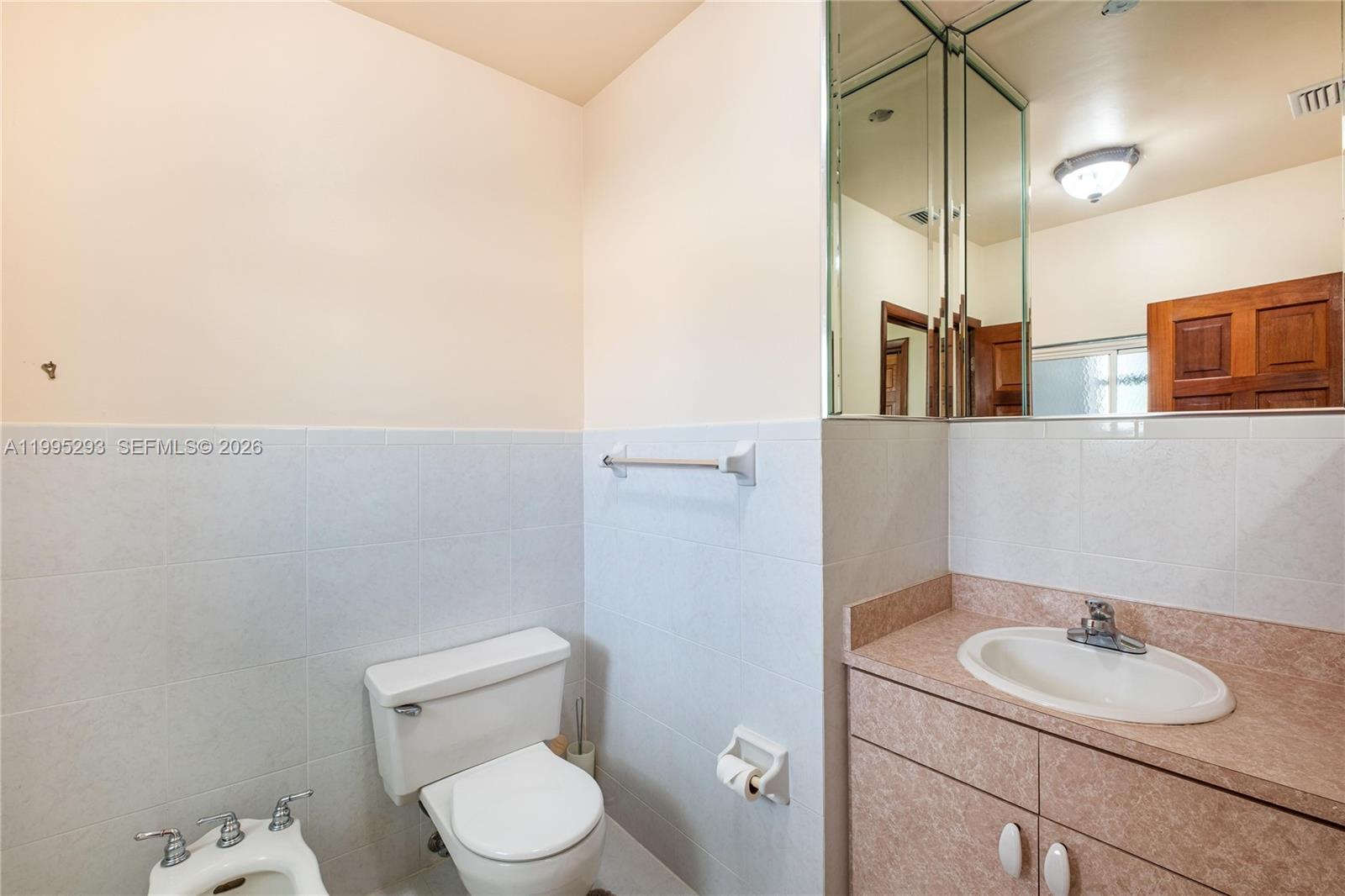 LAKESHORE SEC ONE - Residential