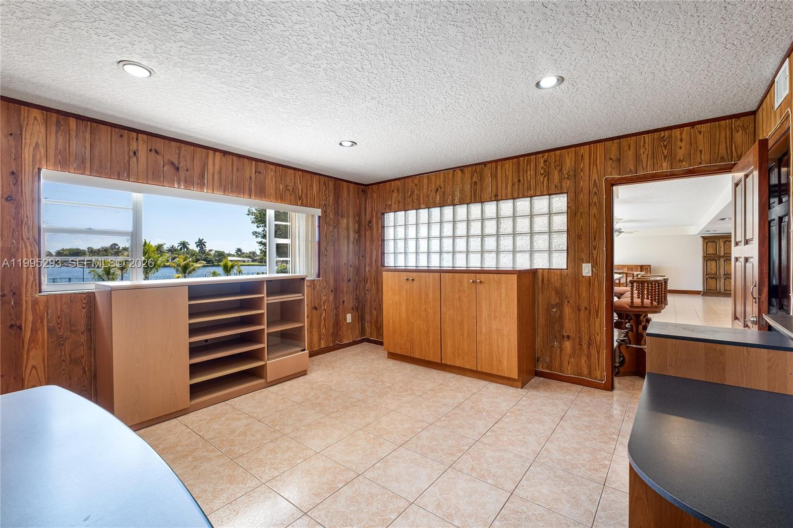 LAKESHORE SEC ONE - Residential