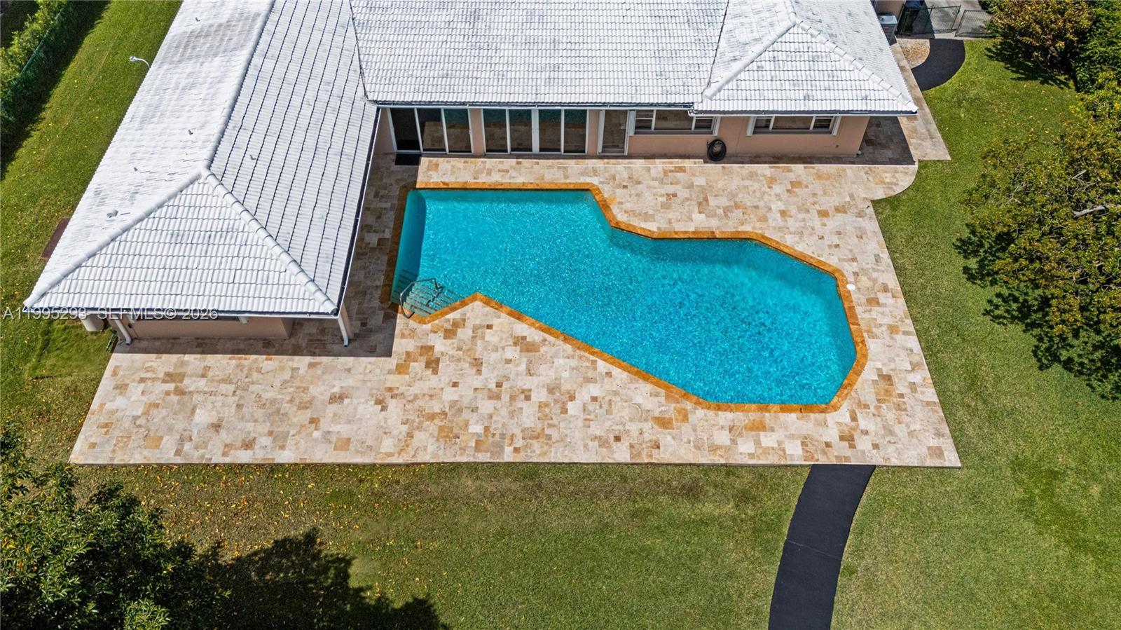 LAKESHORE SEC ONE - Residential