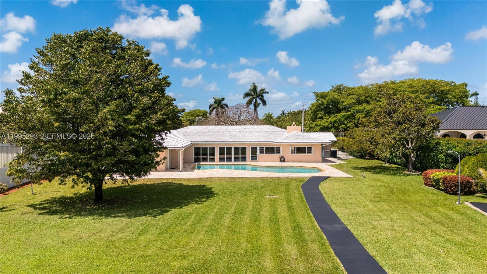 LAKESHORE SEC ONE - Residential