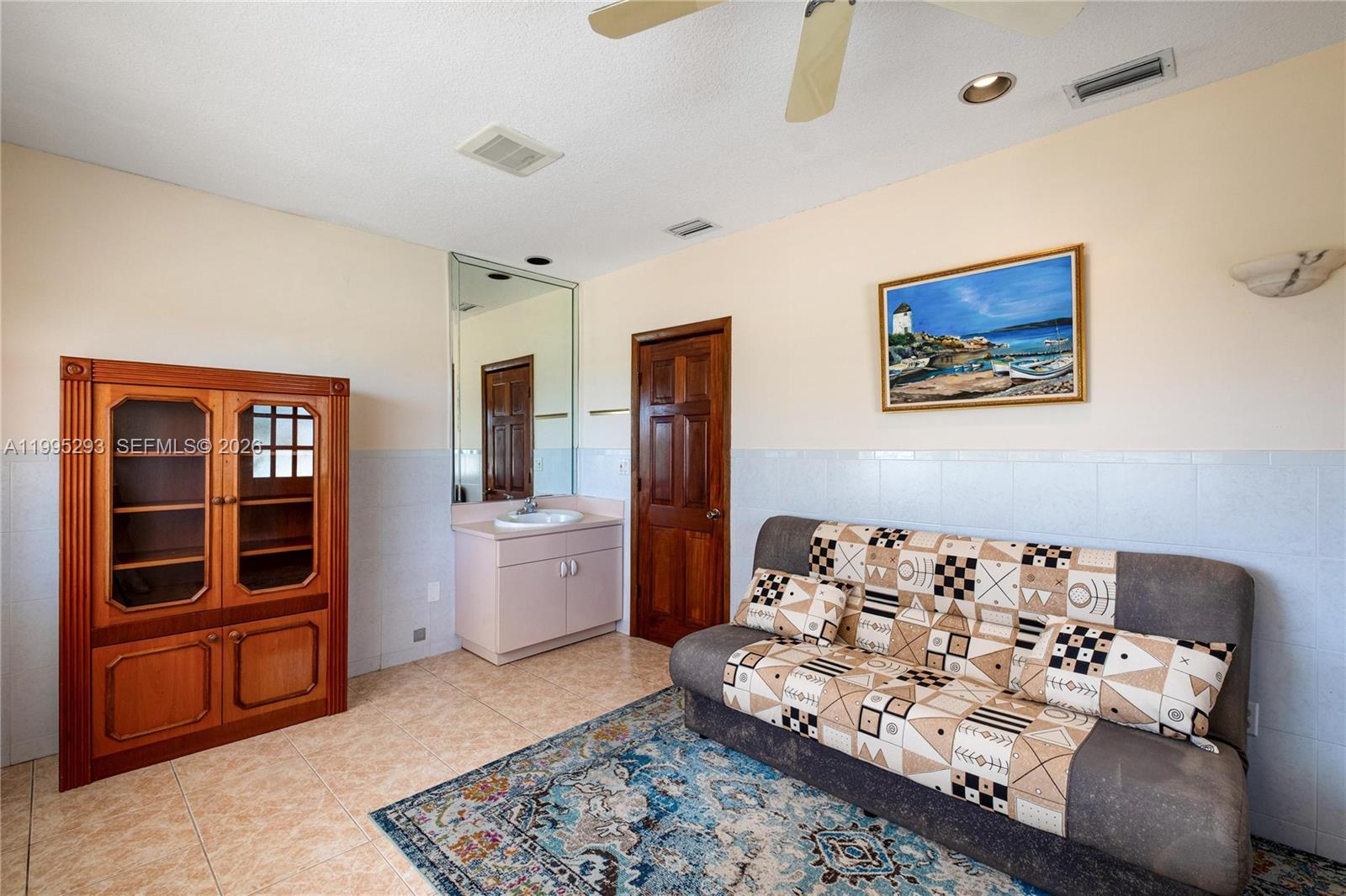 LAKESHORE SEC ONE - Residential