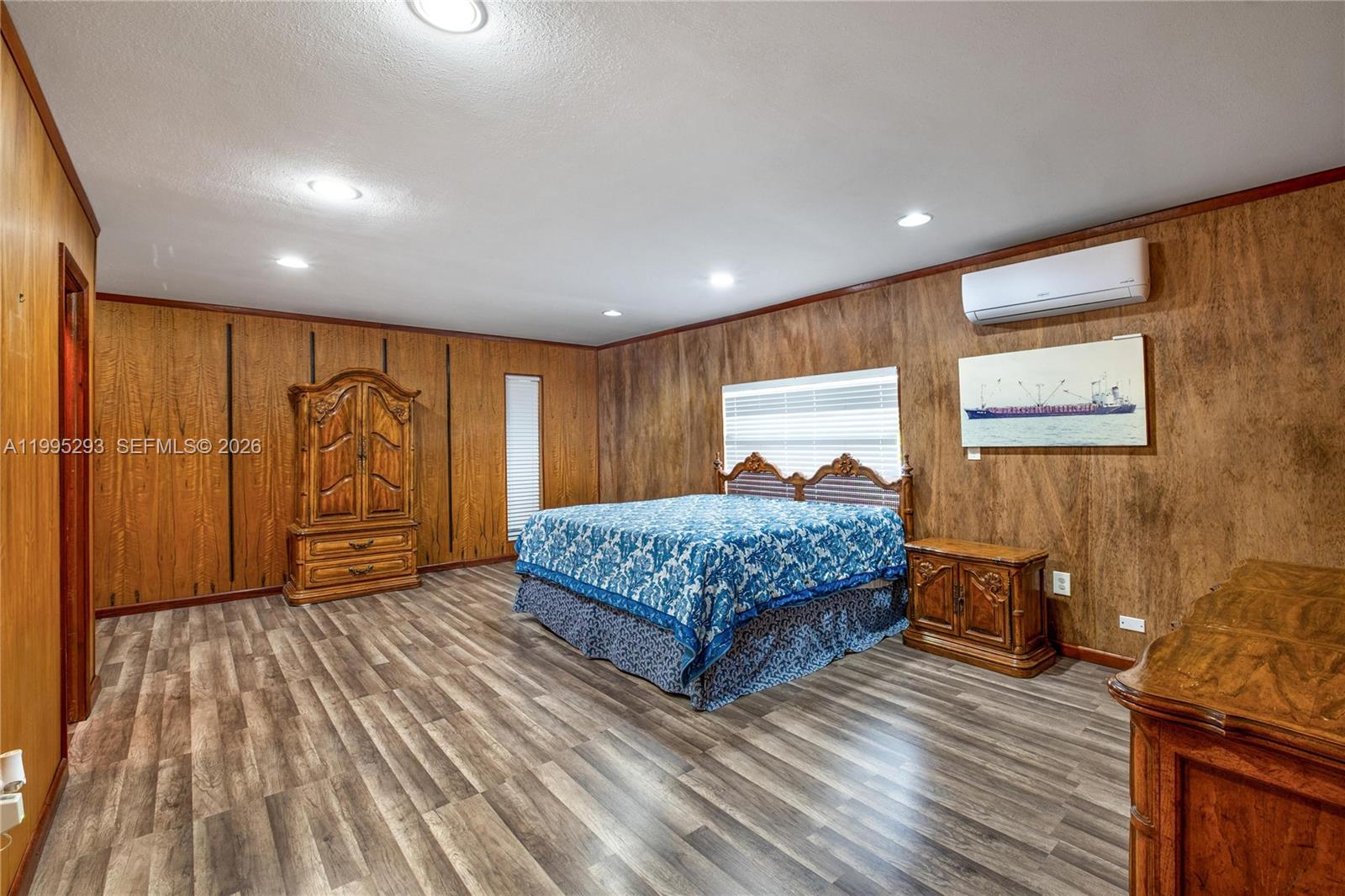 LAKESHORE SEC ONE - Residential